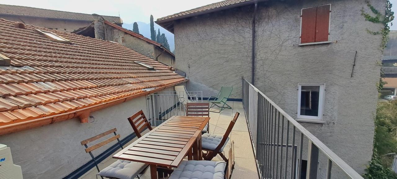 הוילה מנאג'יו The House On The Bridge- La Casa Sul Ponte מראה חיצוני תמונה